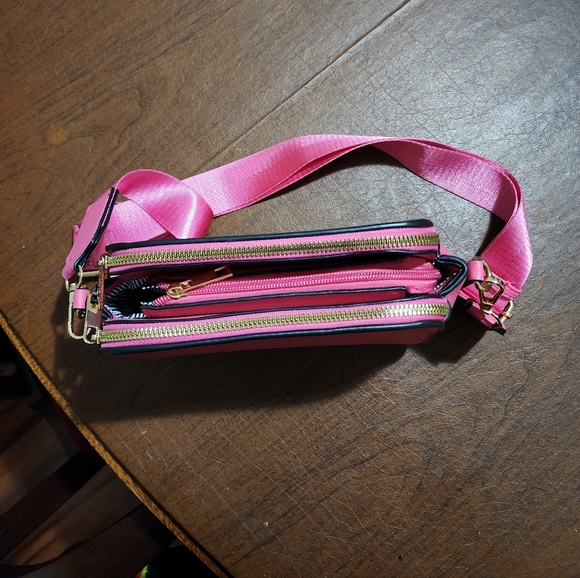 NWOT ... Pink Crossbody Bag - Picture 3 of 5